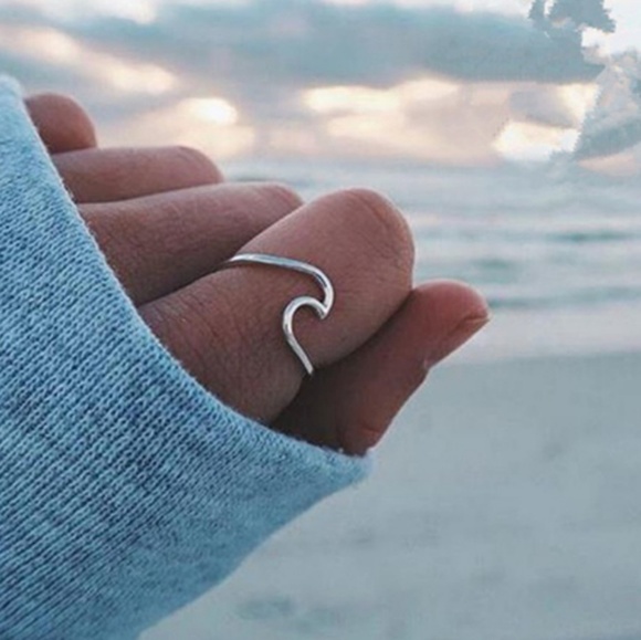 Jewelry - Silver Riding A Wave Ring